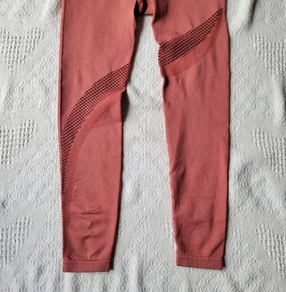 MOTUS SEAMLESS LEGGINGS HIGH WAIST – TERRA ROSE - Picture 8 of 12